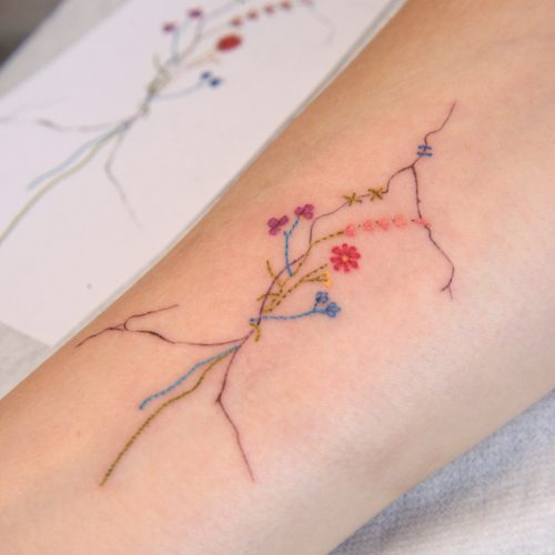 tatuaje de flores en color